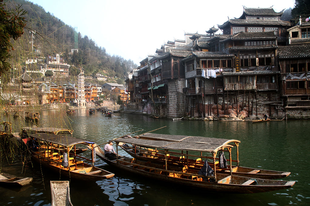 6 Days Classic Culture Budget Tour in Zhangjiajie & Fenghuang